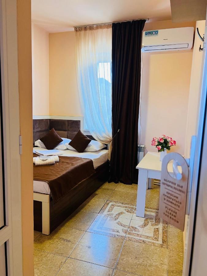 Marnar Hotel Jerevan Eksteriør billede