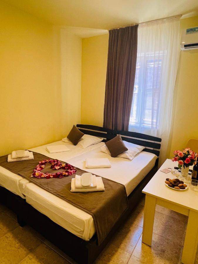 Marnar Hotel Jerevan Eksteriør billede