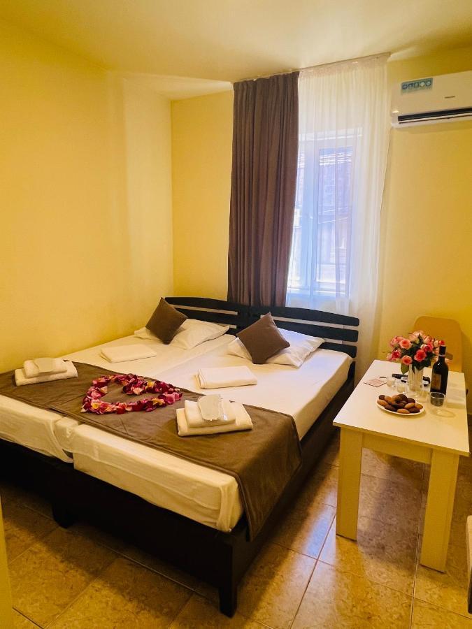 Marnar Hotel Jerevan Eksteriør billede