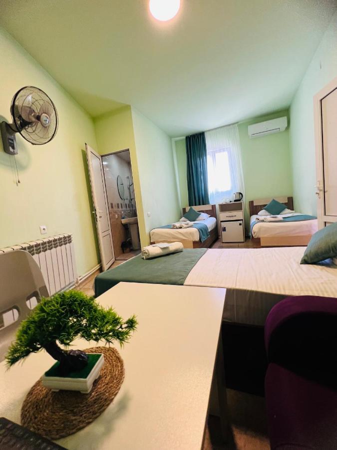 Marnar Hotel Jerevan Eksteriør billede