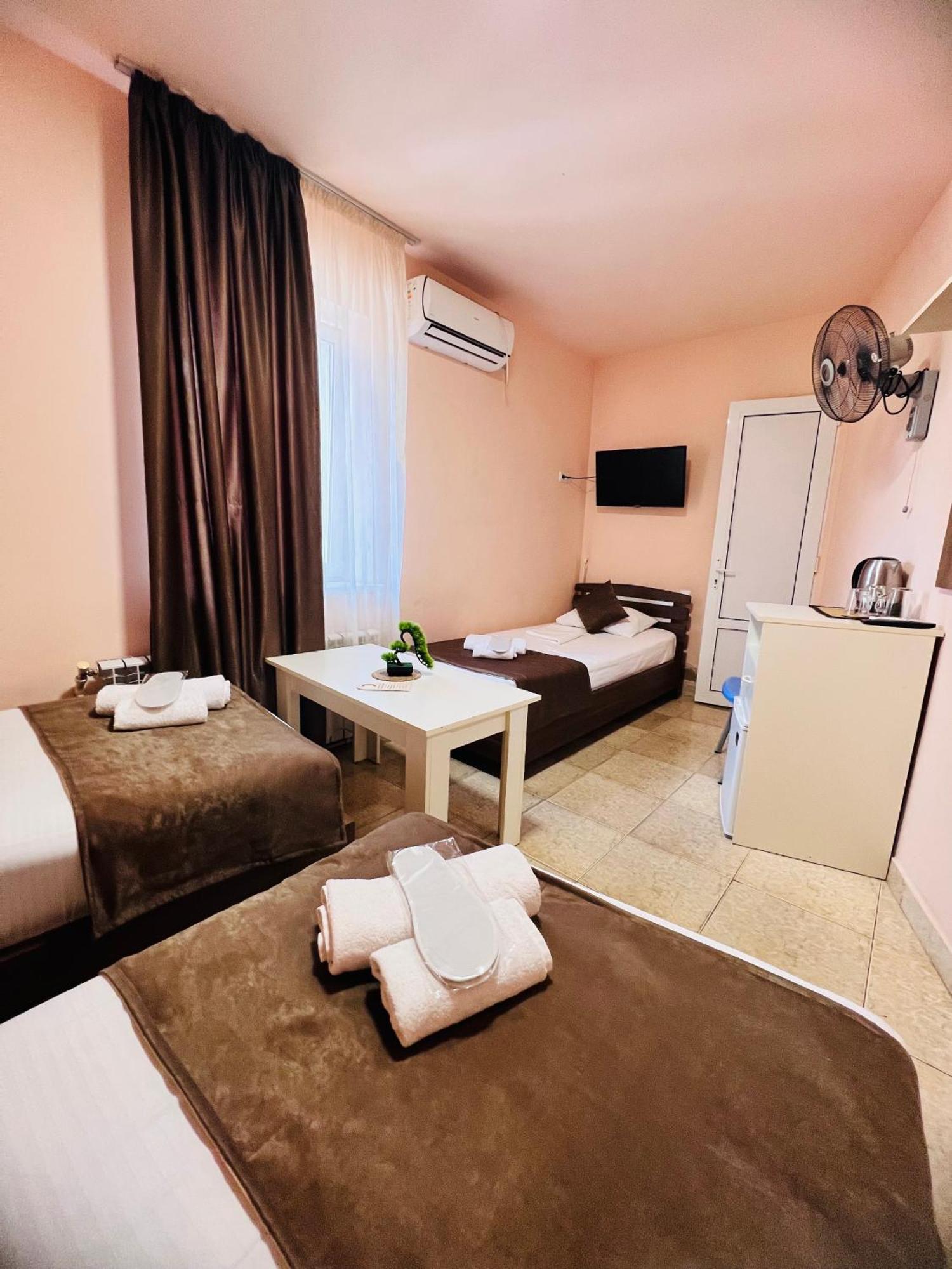 Marnar Hotel Jerevan Eksteriør billede