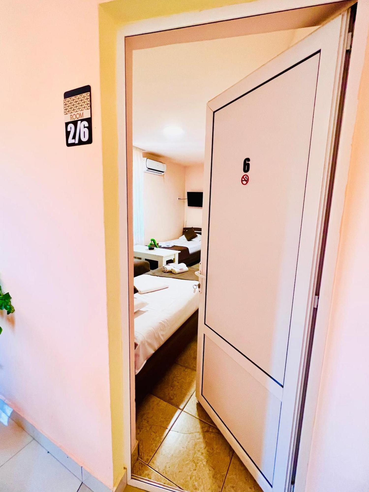 Marnar Hotel Jerevan Eksteriør billede